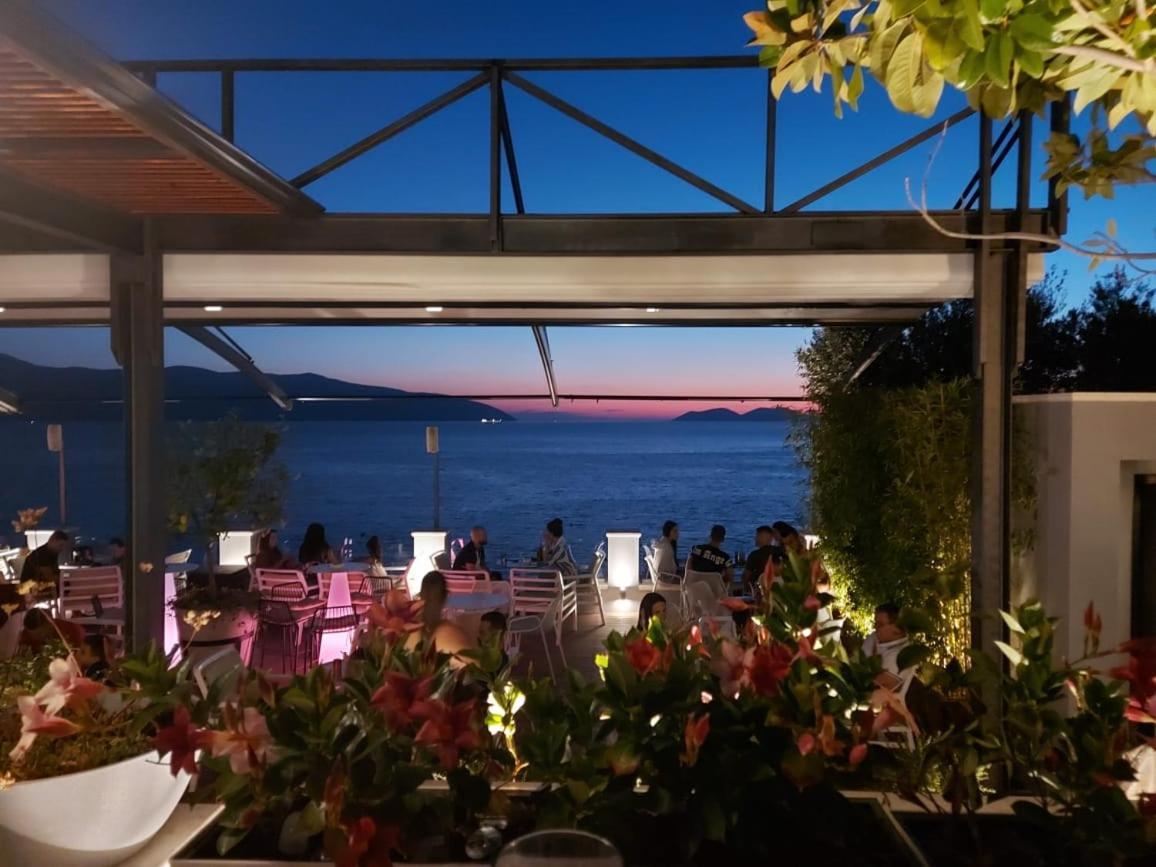 Deni Sea View Apartment Vlorë Esterno foto