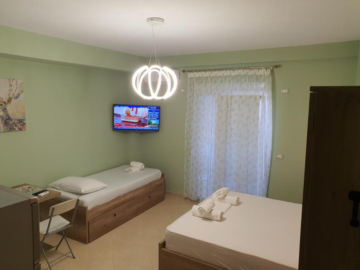 Deni Sea View Apartment Vlorë Esterno foto