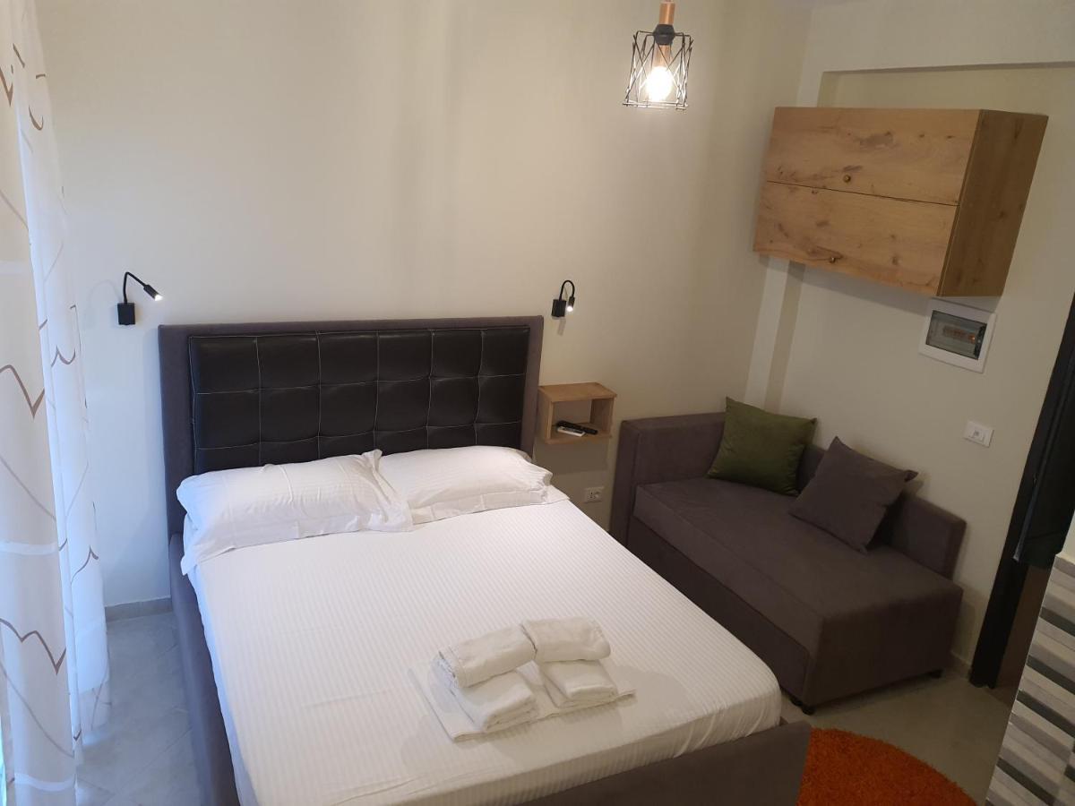 Deni Sea View Apartment Vlorë Esterno foto